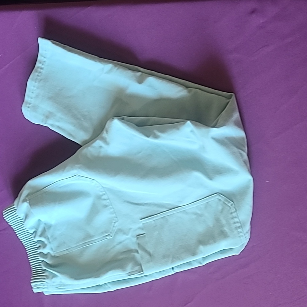 Figs mint yola bottoms